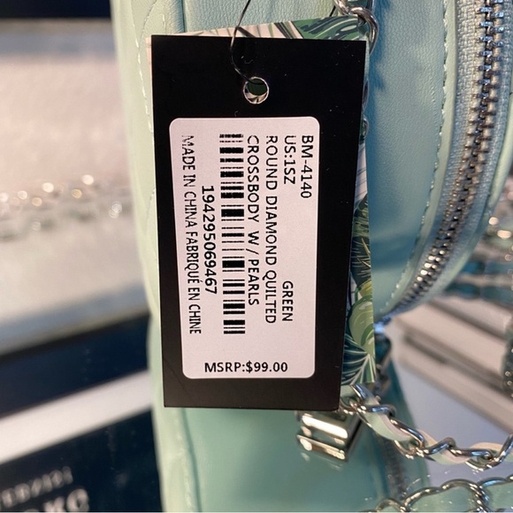 Badgley Mischka Green Diamond Bag with Quilted Design! NWT - Picture 7 of 11